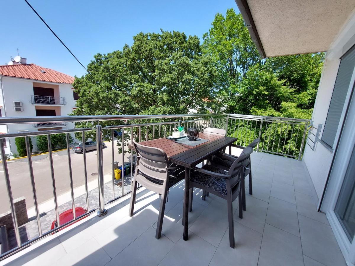 Apartment Vesel Malinska Bagian luar foto
